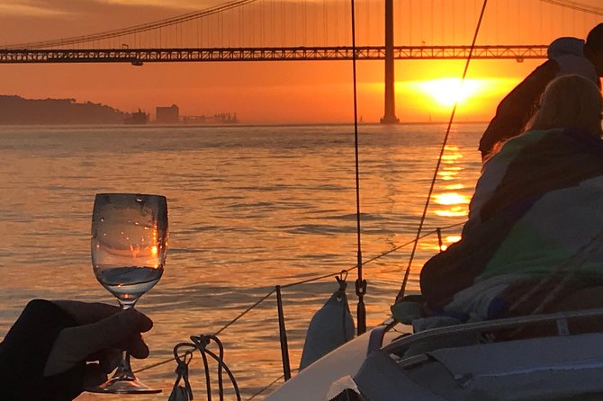 2 Hour Lisbon Sunset and Wine Sailing Tour - Why Lisbon looks better from the Tagus