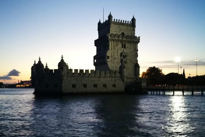 2-Hour Lisbon Traditional Boats Sunset Cruise with White Wine - How good is the guiding?
