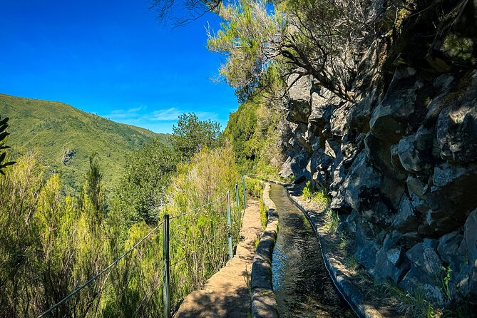 25 Fountains Levada: Hiking Tour in Madeira Rabaçal Valley (PR6) - The 800-meter tunnel and the final views