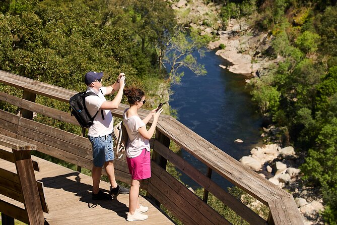 516 Arouca Bridge & Paiva Walkways Tour with Lunch from Porto - What the guide adds to the experience