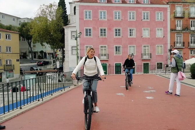7 Hills and 14 Viewpoints - Lisbon E-Bike Tour - São Jorge Castle, Mouraria, and the old center