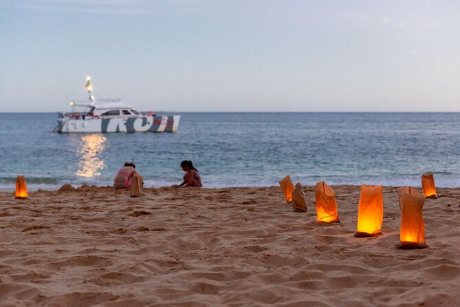 Albufeira: 6-Hour Sunset Dinner Catamaran Cruise with Open Bar - Watching sunset over Armação de Pêra Bay