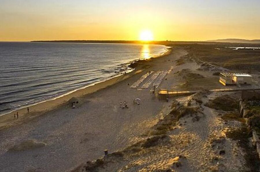Albufeira: Beaches, Old Town, and Salgados Lagoon Jeep Tour - Salgados Lagoon and the search for birds