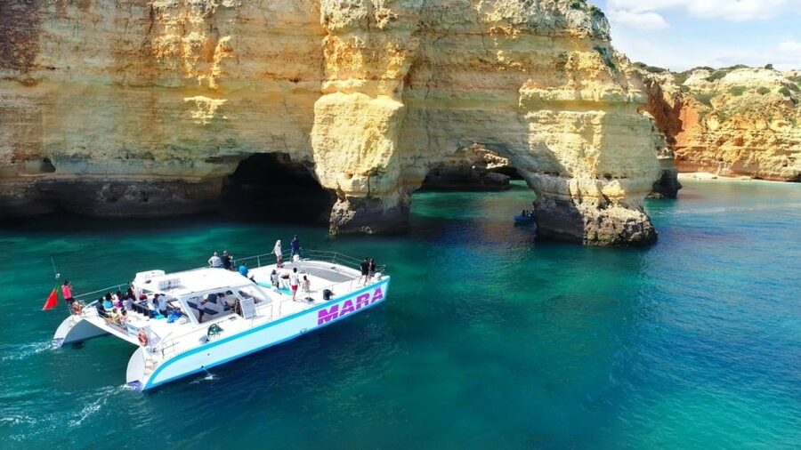 Albufeira: Catamaran Cruise with BBQ & Open Bar on the Beach - Seeing Benagil from the water