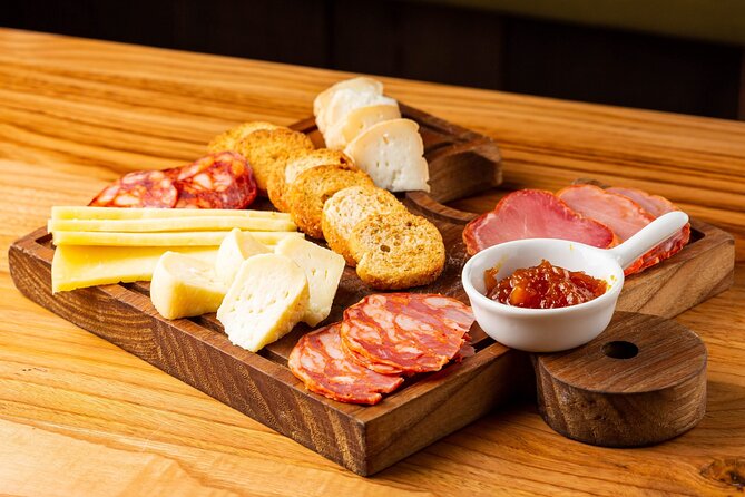Albufeira Food Experience: Land & Sea Tapas w/ Wines - Pickup, group size, and meeting details