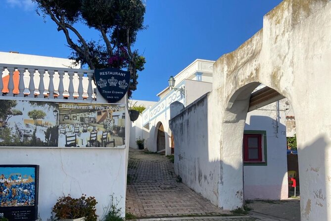 Albufeira History Walking Tour with Wine and Tapas - Who will enjoy this Albufeira walk?