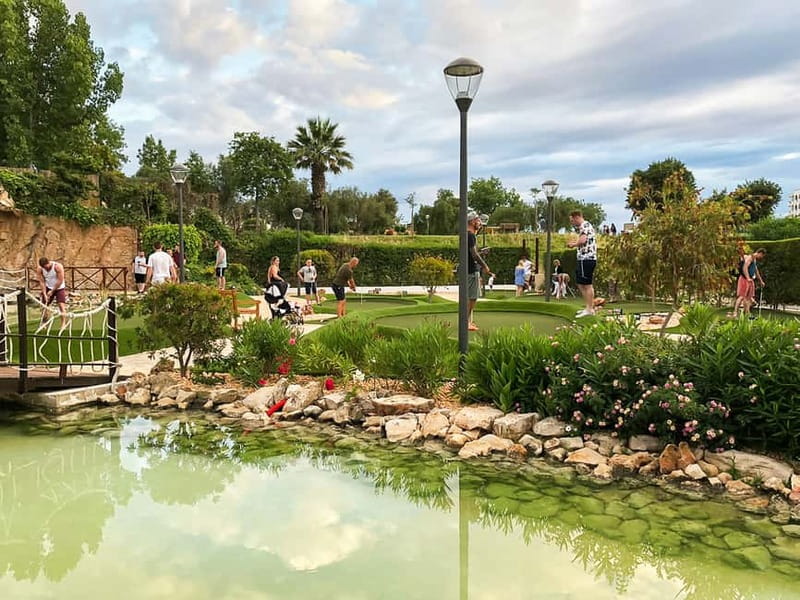 Albufeira: MiniGolf Adventure Park Entry Ticket - Timing your visit in Algarve heat