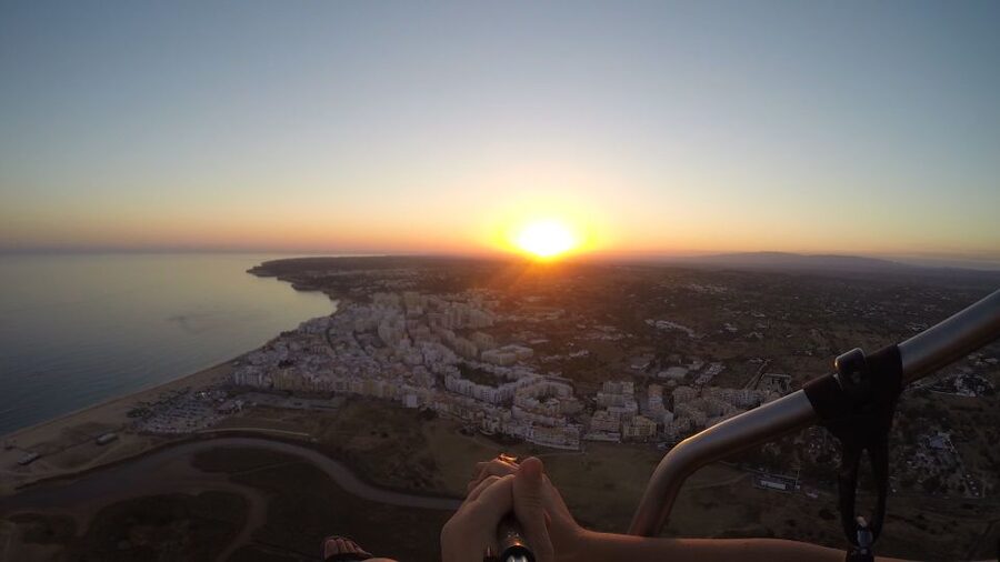 Albufeira: Paragliding and Paratrike Tandem Flights - Paragliding Compared With Paratriking