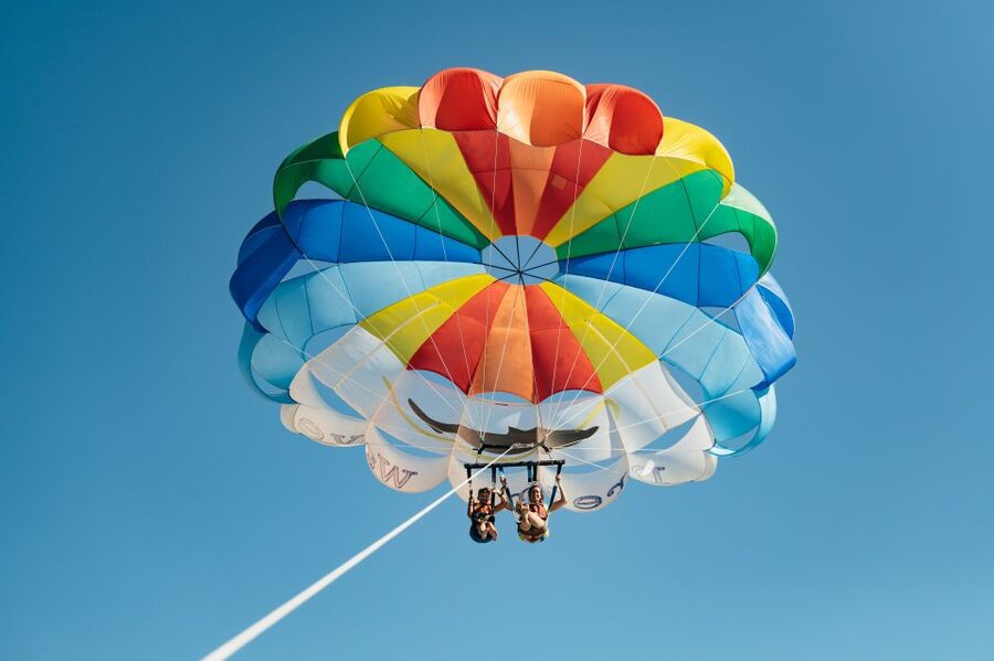 Albufeira: Parasailing Boat Trip - Flying above Albufeira instead of along the beach