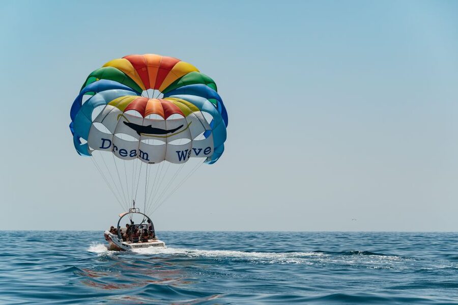 Albufeira: Parasailing Boat Trip - Safety, equipment, and the return to the boat