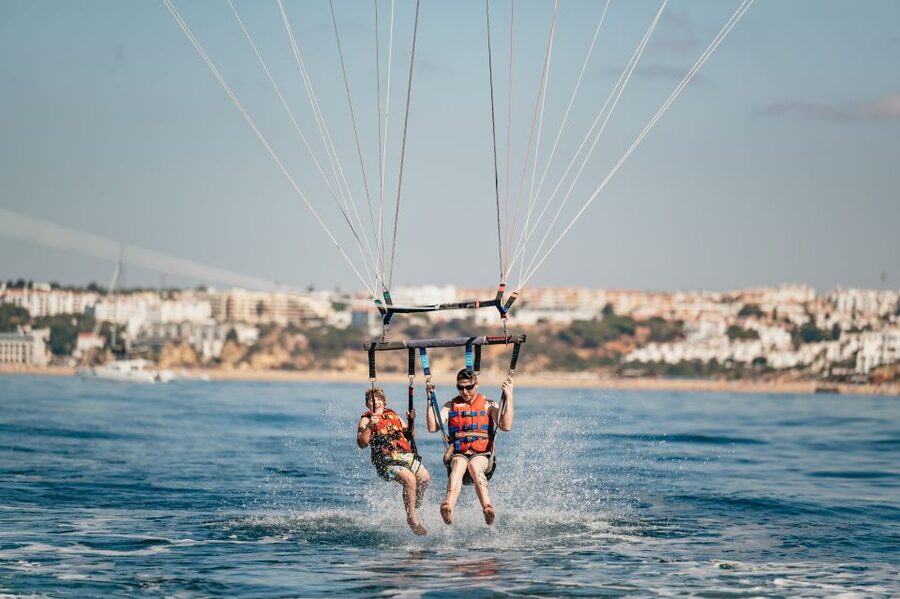 Albufeira: Parasailing Boat Trip - Starting at Momentos Dinâmicos in Albufeira Marina