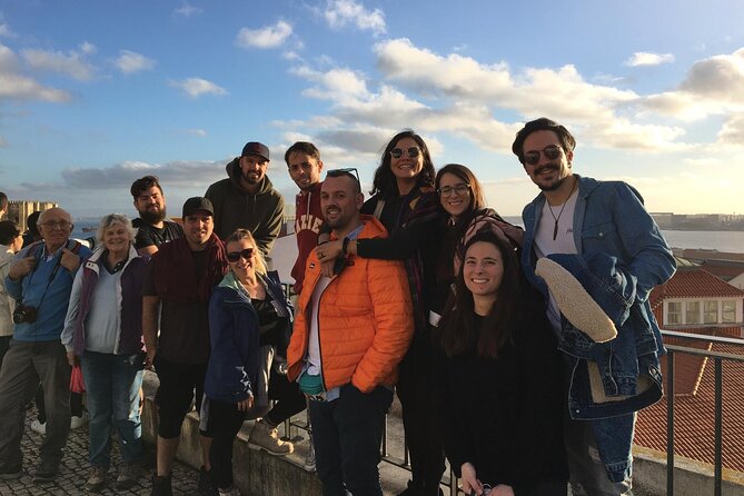 Alfama and Mouraria Tour - The oldest neighbourhoods in Lisbon - Portas do Sol and Santa Luzia