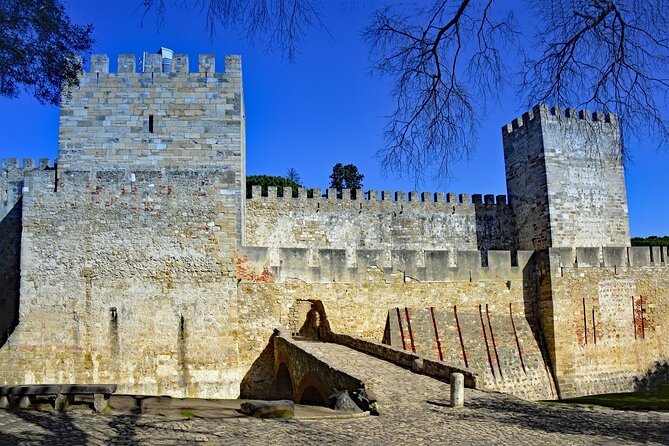 Alfama and the Castle of Saint George Skip the line Tour - Roman Theatre ruins in just five minutes