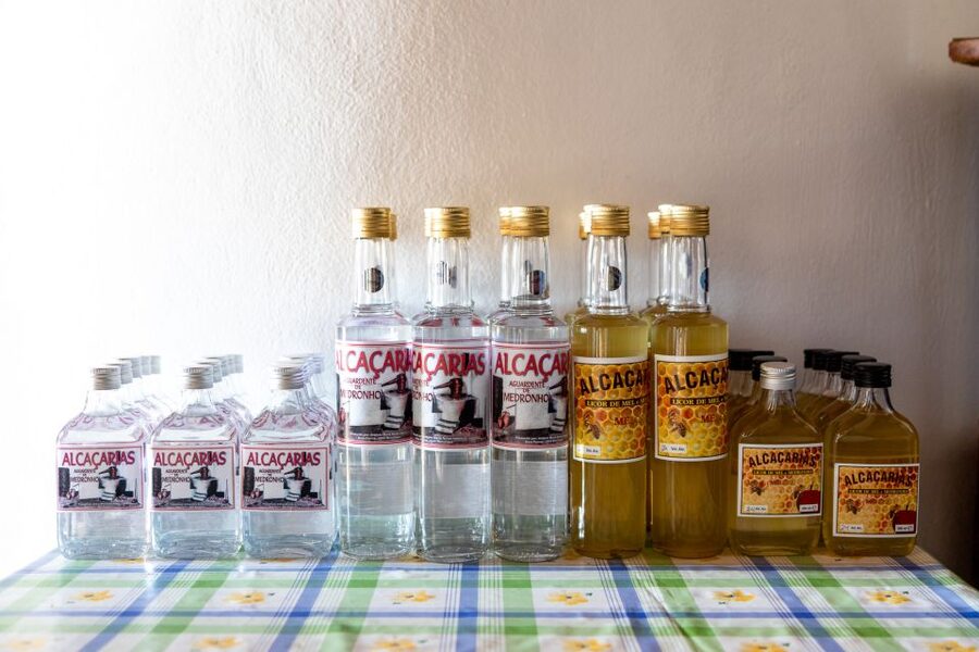 Algarve: Jeep Safari with Distillery Visit & Lunch - A traditional lunch in a local restaurant