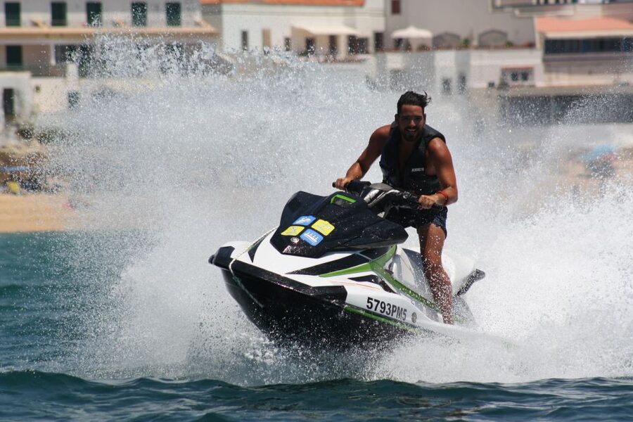 Algarve: Jet Ski Rental in Armação de Pêra - A fast ride from an old fishing beach