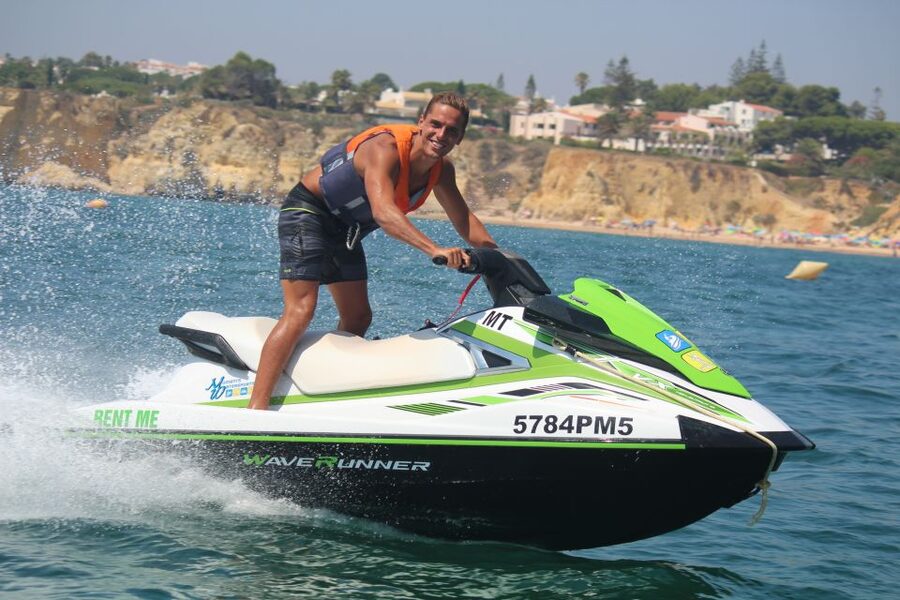 Algarve: Jet Ski Rental in Armação de Pêra - The marked circuit in Armação de Pêra Bay