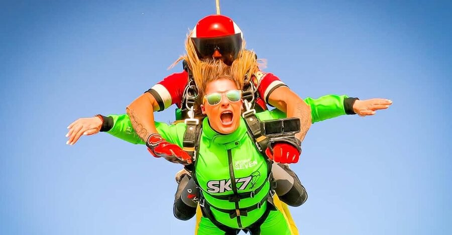 Algarve: Tandem Skydiving Adventure 15,000 to 10,000 Feet - Arriving at Skydive Seven in Portimão