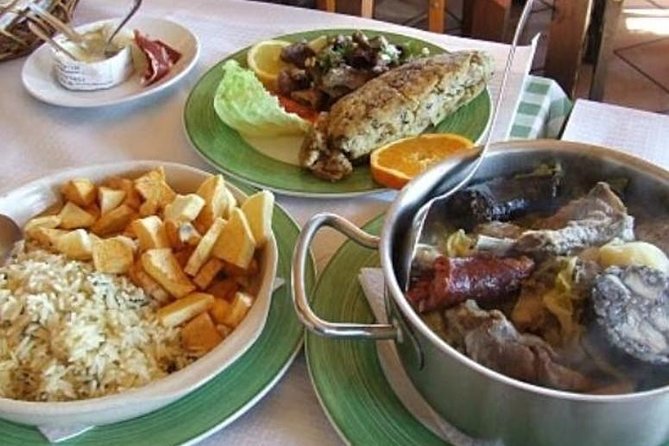 Algarve wine tour and mountain top trip with lunch or dinner at sunset time - Who will enjoy this tour most?