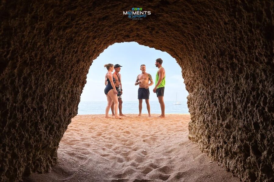 Armação de Pêra: 2-Hour Wild Beaches and Caves Kayak Tour - What the guide adds to the two hours