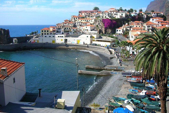 Around The Island - Two Days Tour From 9am To 5pm (Each Day) - Day one: cliffs, bananas, volcanic pools, and the west coast