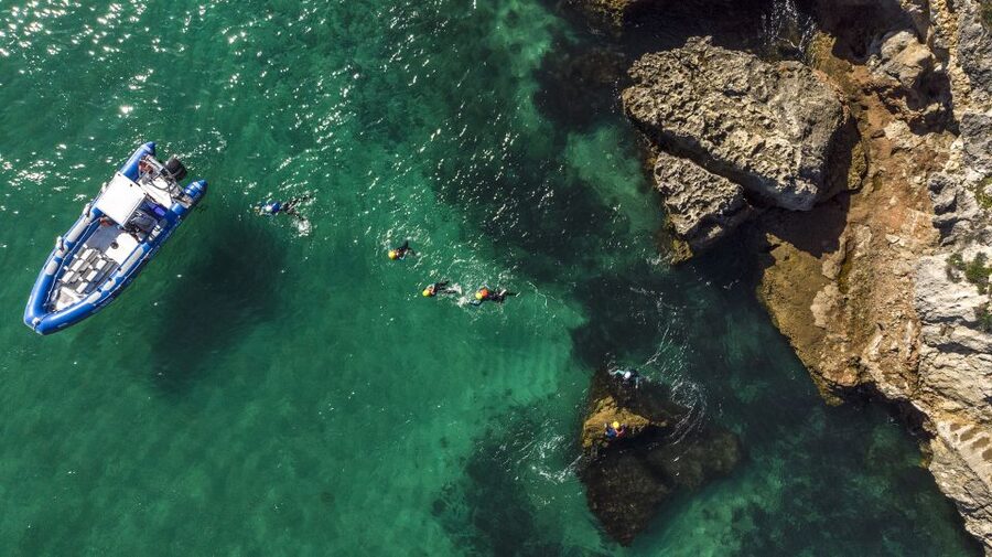 Arrábida: Setubal, Sesimbra Coasteering & Speedboat Tour - The guides and the feel of the group