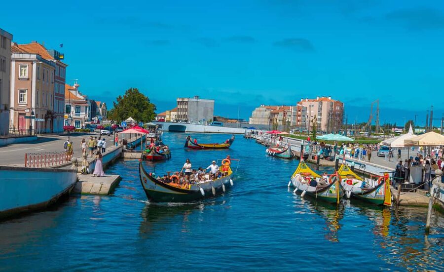 Aveiro: Half-Day Tour from Porto with Cruise - Guides, languages, and the group experience