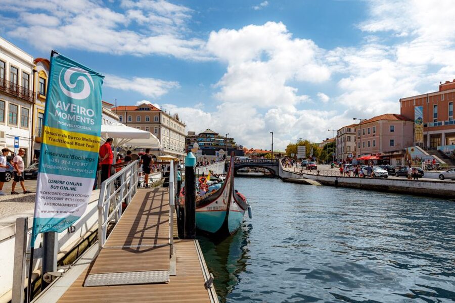 Aveiro: Scenic Guided Boat Tour - What the boat is like during the ride