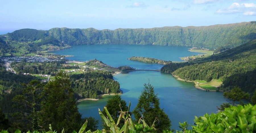 Azores: Sete Cidades Scenic Jeep Tour from Ponta Delgada - Why Sete Cidades is best seen from above