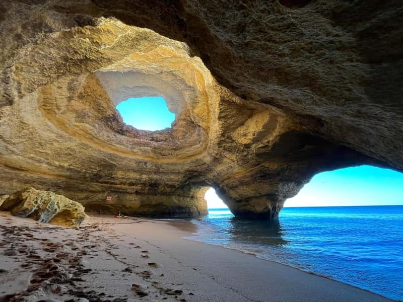 Benagil Kayak Tour: Explore Secret Caves with Licensed Guide - Why starting at Albandeira Beach matters