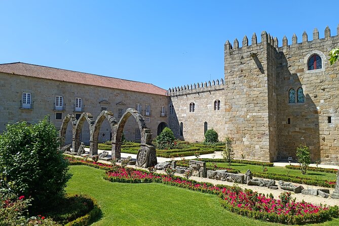 Best of Braga and Guimaraes Day Trip from Porto - Walking through Guimarães’ UNESCO-listed center