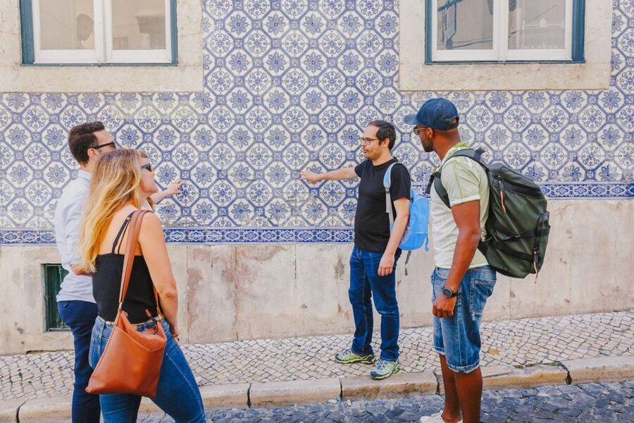 Best of Lisbon Walking Tour: Rossio, Chiado & Alfama - What the guides add to the experience
