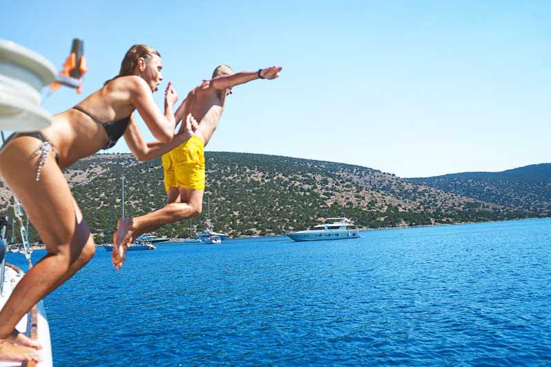 Boat Party to the Beach with Swimming Stops, DJ and Open Bar - Key points to know before booking