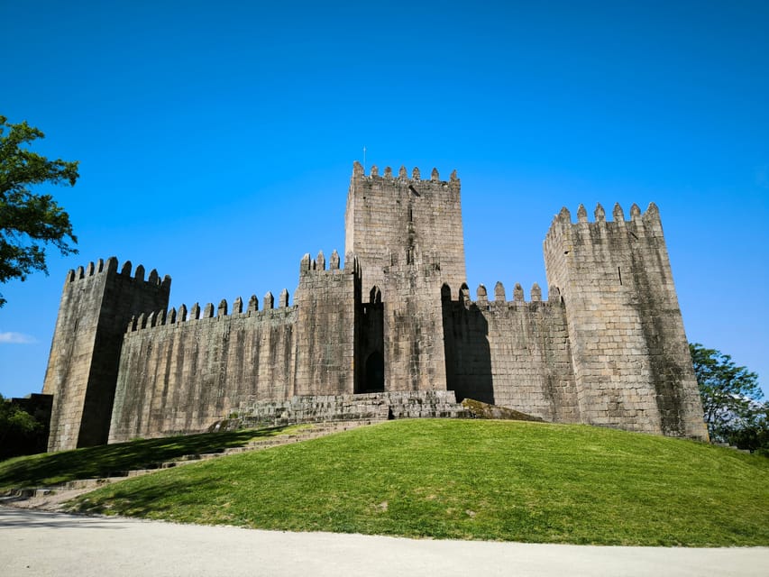 Braga & Guimarães Tour: Small Historical Group Tour - Pickup in Porto and the ride north