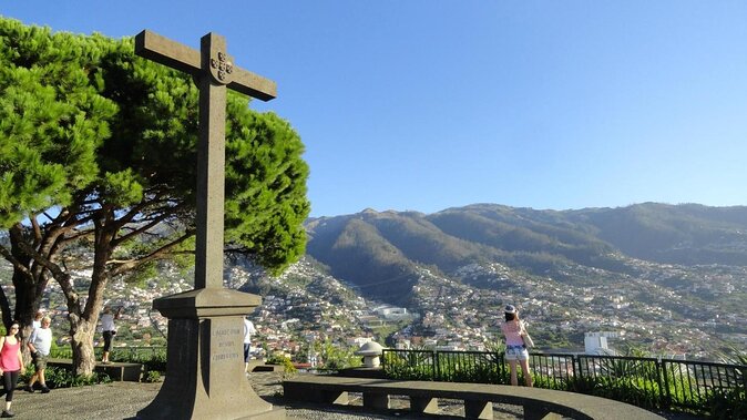 CABO GIRÃO (Half Day tour/3h) / Private Classic Car (4L). - The rural road toward Cabo Girão