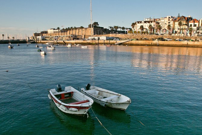 Cascais: Glamour and Decay by The Lisbon Coastline - Private Tour - Palace connections at Palácio Seixas