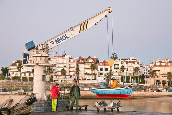 Cascais: Glamour and Decay by The Lisbon Coastline - Private Tour - Sommer House and the cultural side of town