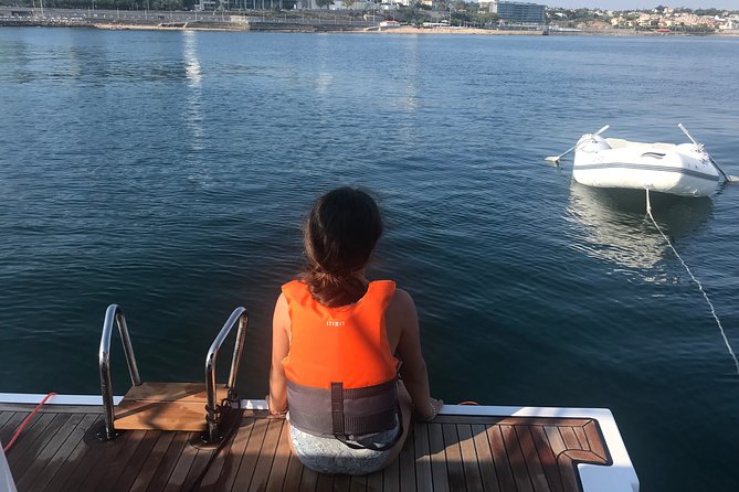 Cascais Private Sailing 2h Cruise with a drink - Santa Marta Lighthouse and Praia da Conceicao