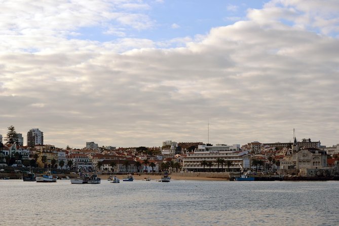 Cascais Private Sailing 2h Cruise with a drink - Estoril and Praia do Tamariz