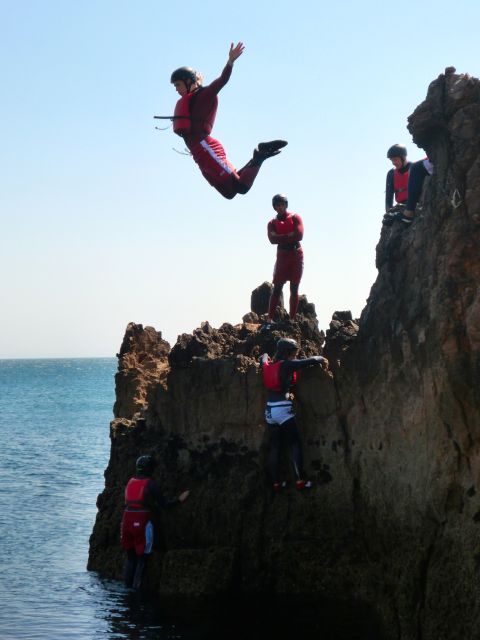 Coasteering Algarve: Cliff Jump, Swim & Climb in Sagres - What coasteering near Sagres is really like