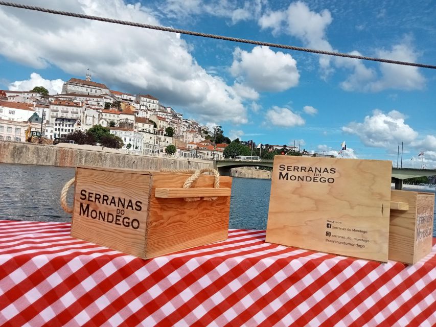 Coimbra: Barca Serrana Traditional Boat Trip - The 50-minute cruise along the Mondego