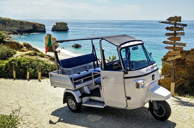 Discover Albufeira in a Tuk Tuk - Who should book this experience?