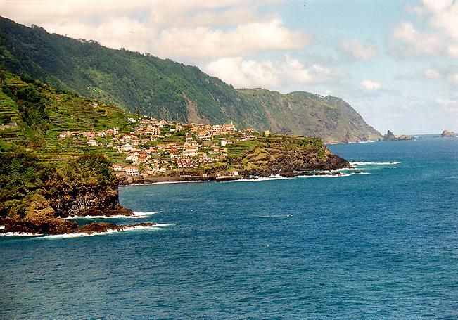 Discover Madeira: Full-Day Tour to Porto Moniz - Porto Moniz and the volcanic swimming pools
