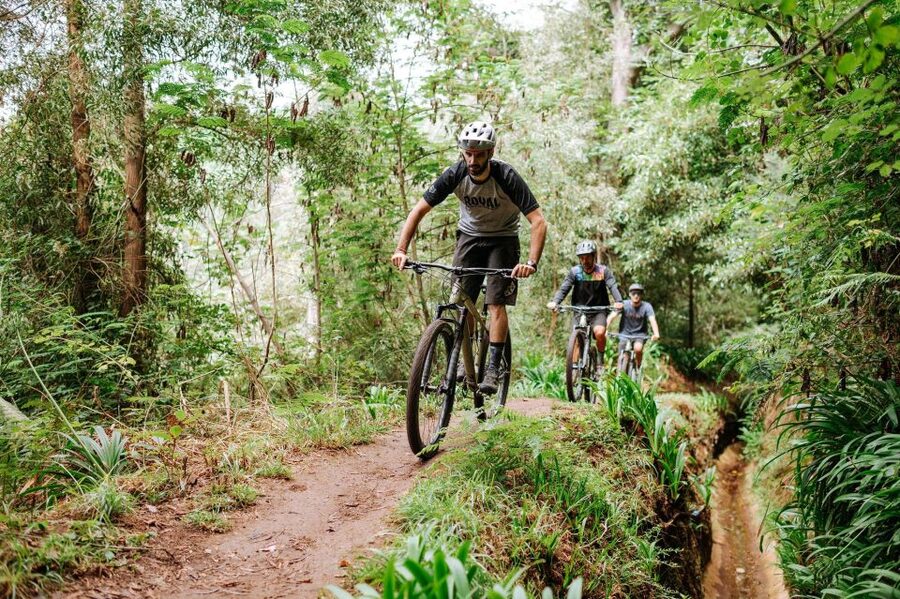 E-Bike Guided Tour - Mountain biking experience - The traditional village stop and the first trail section