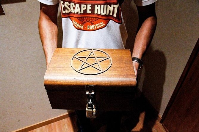 Escape Hunt Experience - Why the two-to-five-player limit matters