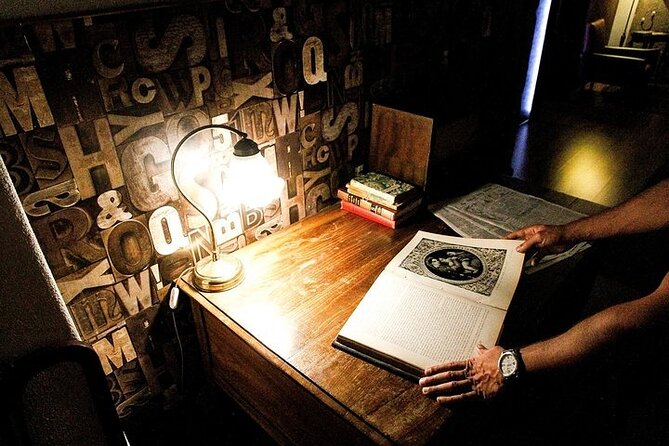 Escape Hunt Experience - Inside the themed rooms
