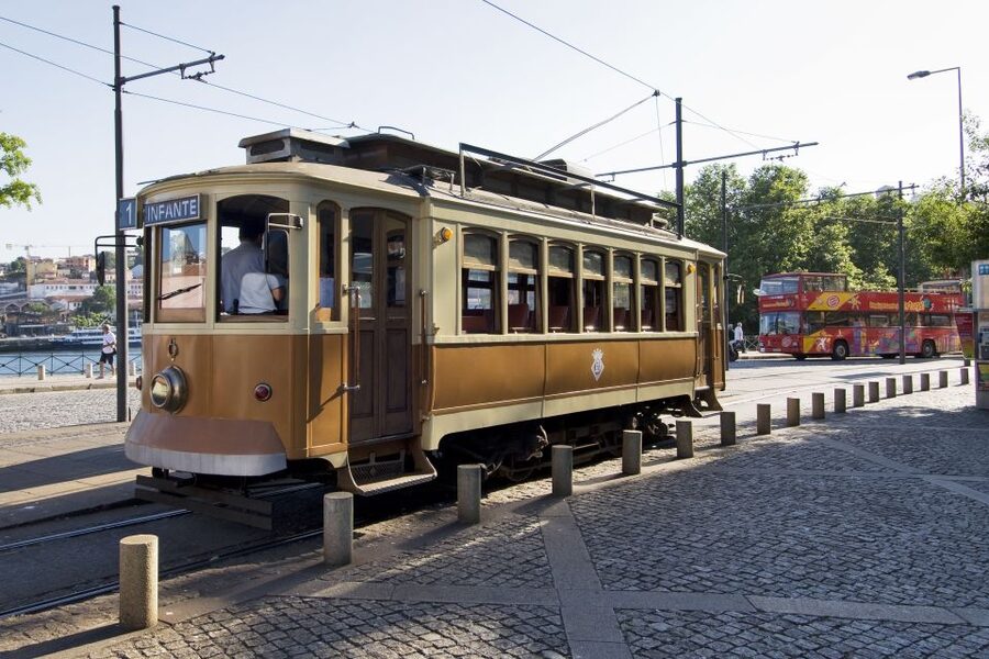 Essential Porto Walking Tour - The guides make the biggest difference