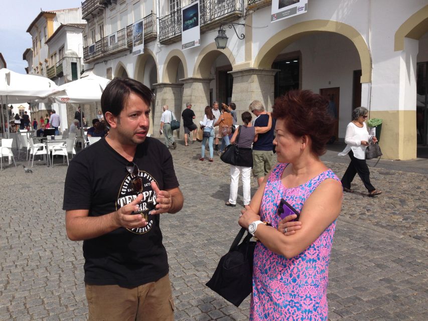Évora: Private tour with entrance tickets to main monuments - The Chapel of Bones and its unsettling message