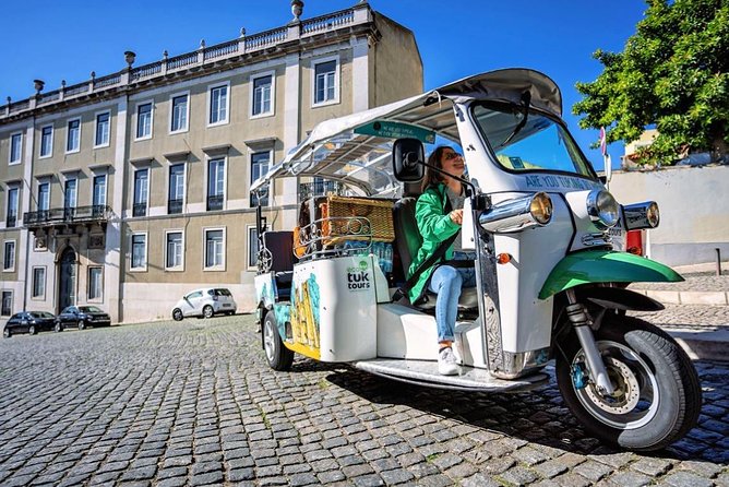 Explore Lisbon by Tuk Tuk: History and Viewpoints - The old center: cathedral, squares, and Alfama