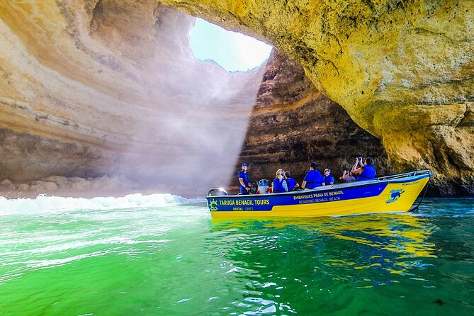 Express Tour - Benagil Cave - A fast look at Benagil from the sea