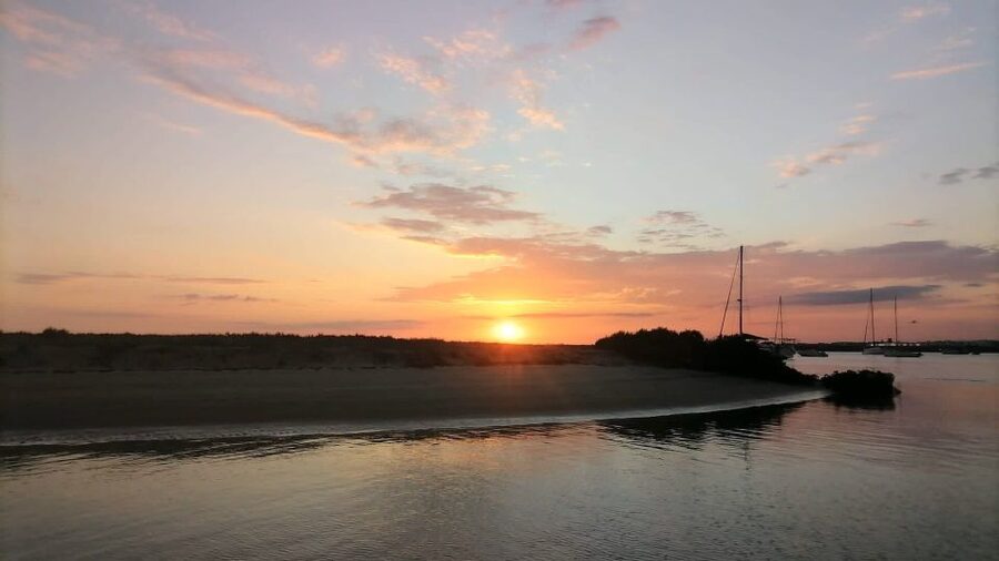 Faro: Ria Formosa Guided Sunset Tour by Catamaran - The return cruise and what one hour really means